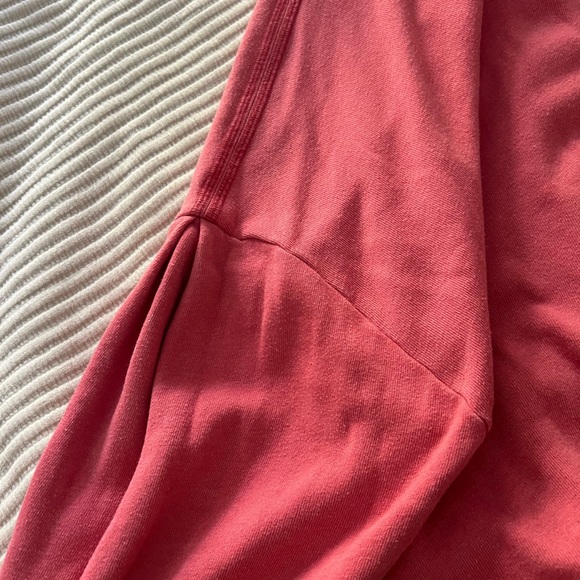 Xirena small washed pink mock neck pull-over sweatshirt. - Picture 5 of 5